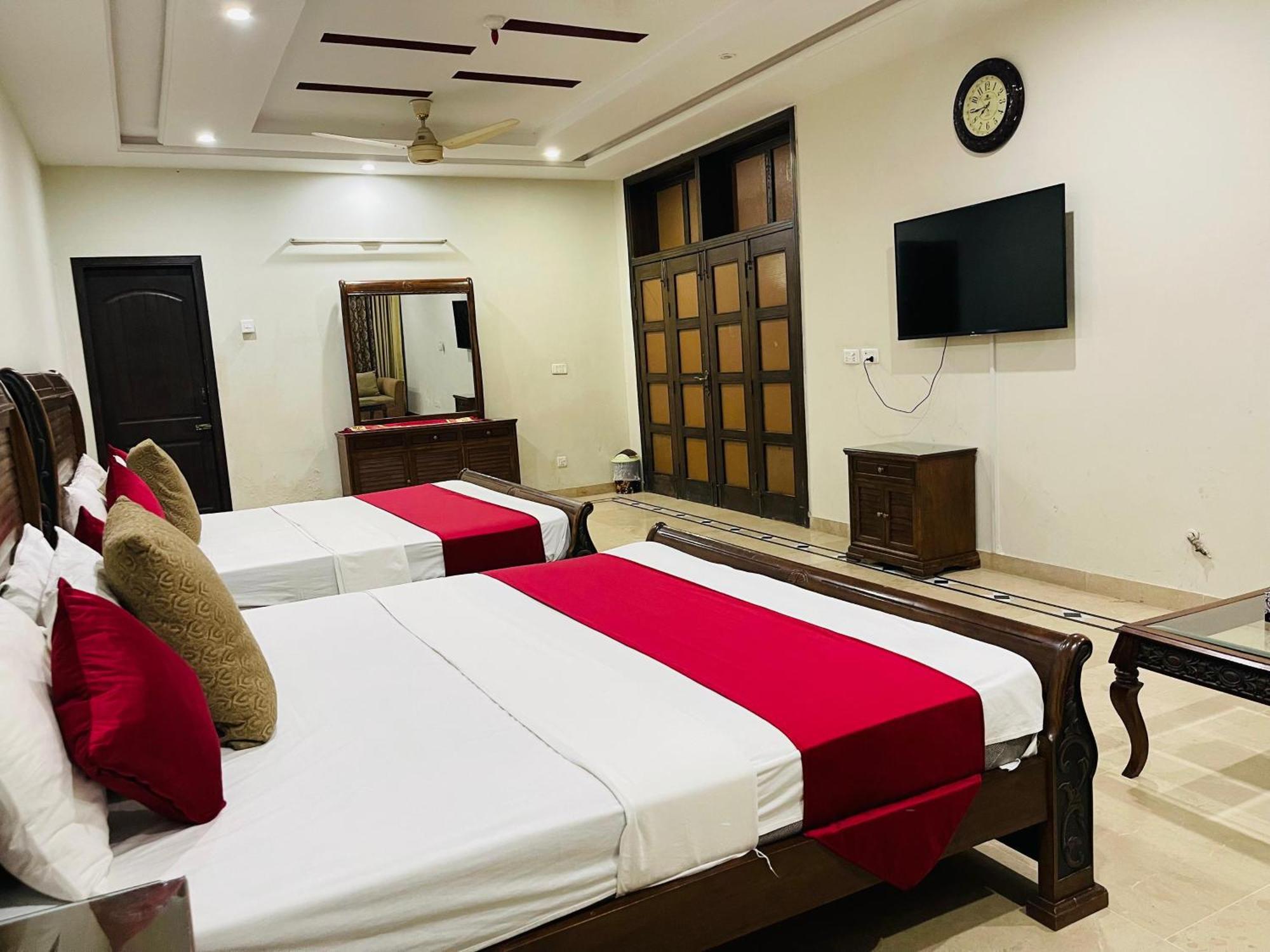 Hotel Clifton Inn Карачи Экстерьер фото