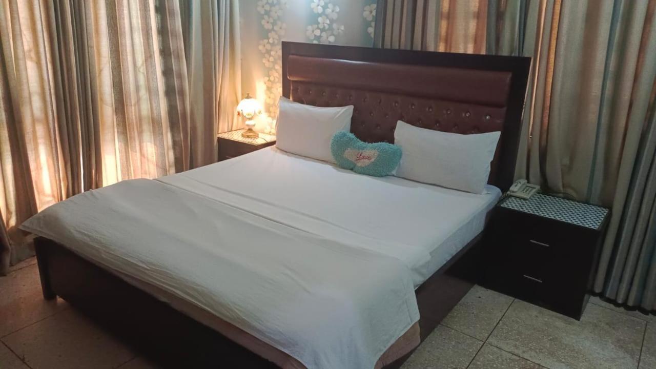 Hotel Clifton Inn Карачи Экстерьер фото